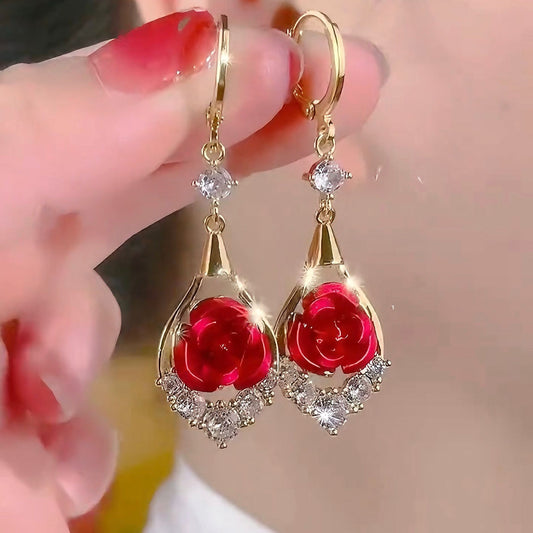 🌹✨【Vásároljon 1 párat, és kapjon 1 párat ingyen】Luxus, elegáns, gyémántokkal kirakott rózsa fülbevalók