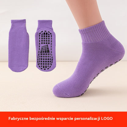 🧦【Kup 3, a 3 dostaniesz gratis】Antypoślizgowe skarpetki podłogowe, pogrubione i ciepłe, idealne na jesień i zimę, zaprojektowane specjalnie do trampolin, dla dorosłych, do jogi w pomieszczeniach i na place zabaw dla dzieci.