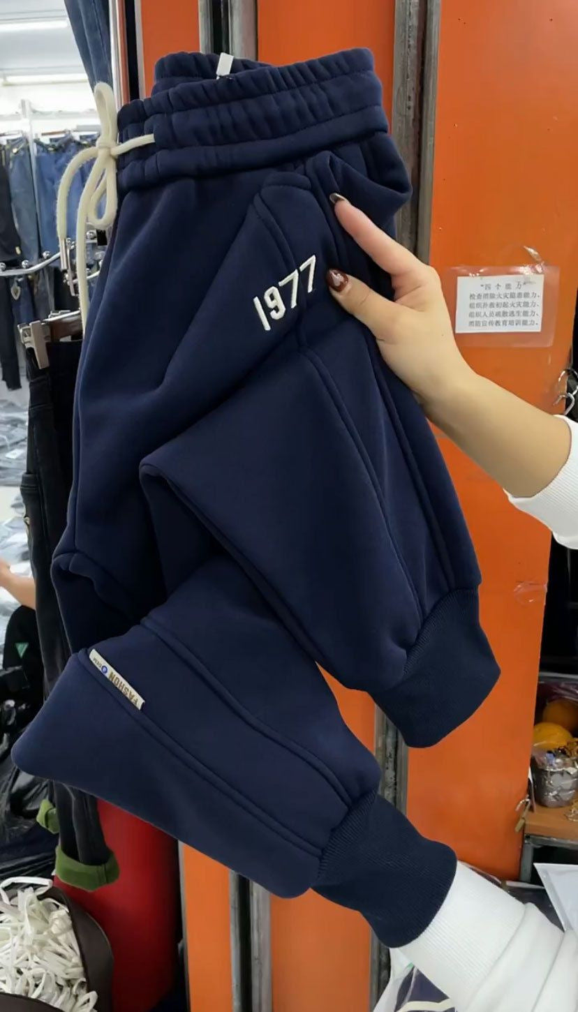 【M-4XL】2025 Pogrubione aksamitne zimowe spodnie na co dzień